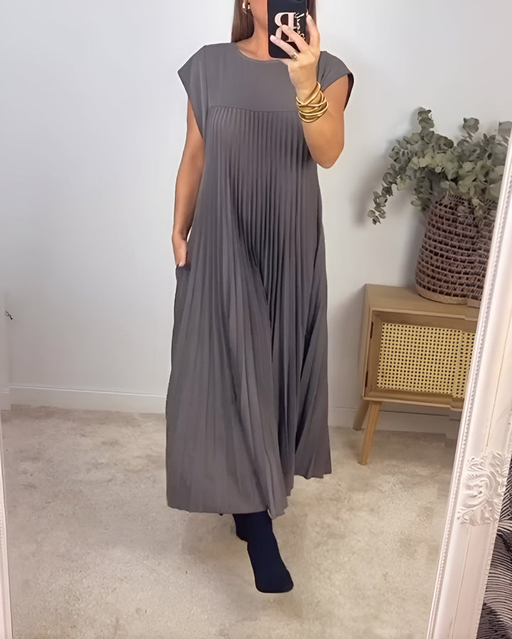 Simone | Lengva ir elegantiška plisuota suknelė