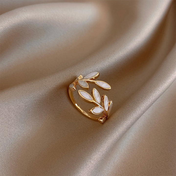 Millie™ - Elegantiškas žiedas su lapais