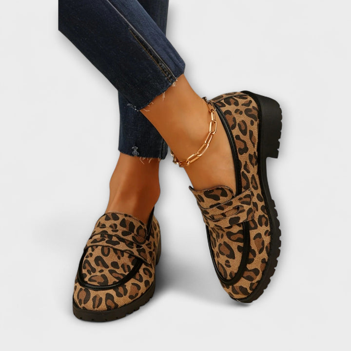 Mireille – Leopardo Rašto Dirbtinio Suede Apvalaus Nosies Kasdieniai Loaferiai